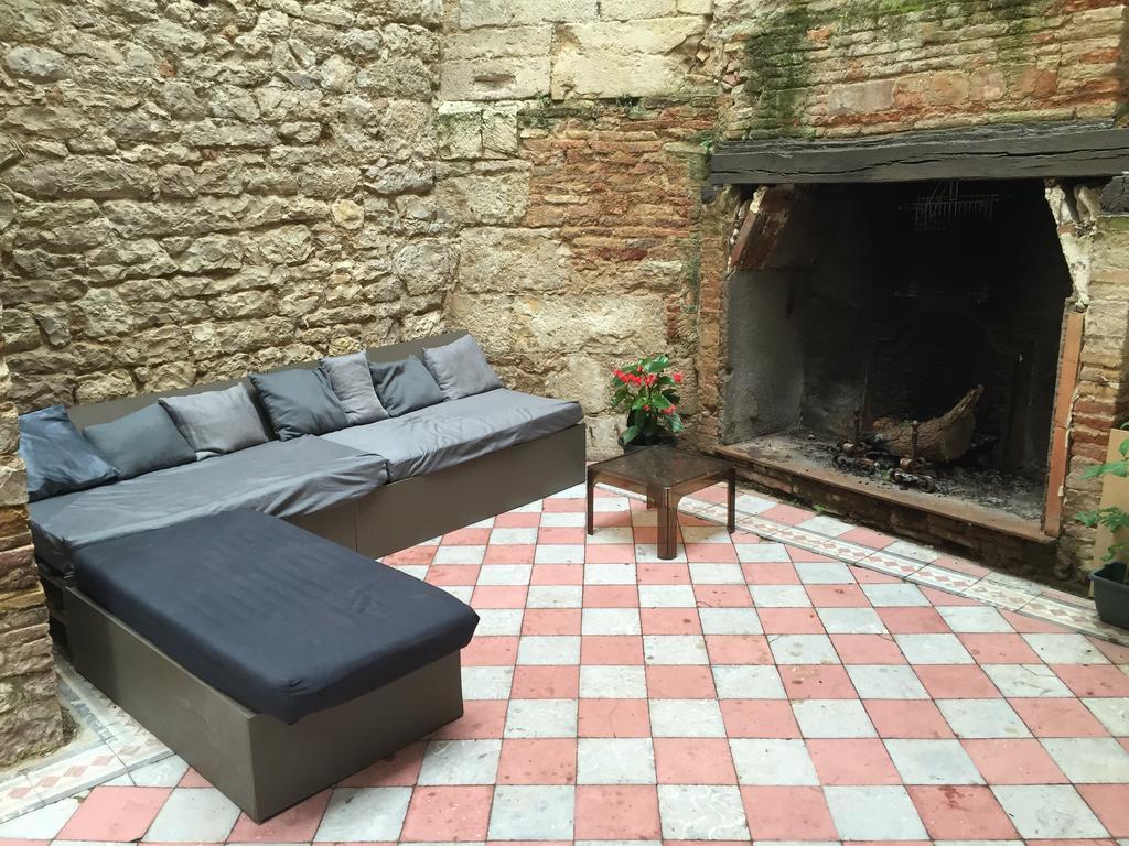 B&B Le Chat Qui Dort Montricoux Exterior foto