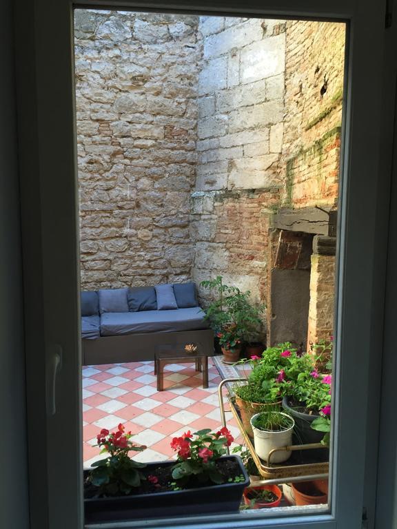 B&B Le Chat Qui Dort Montricoux Exterior foto